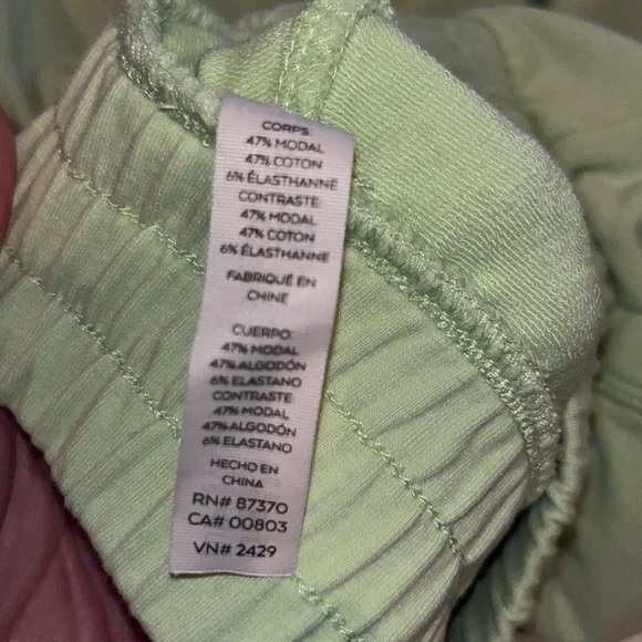 Alo Yoga Women's Unwind Sweatpants in neon lime | size Small - Picture 6 of 10